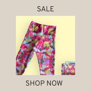 Allyson Hartt Floral Capri Leggings with matching bag (clutch)